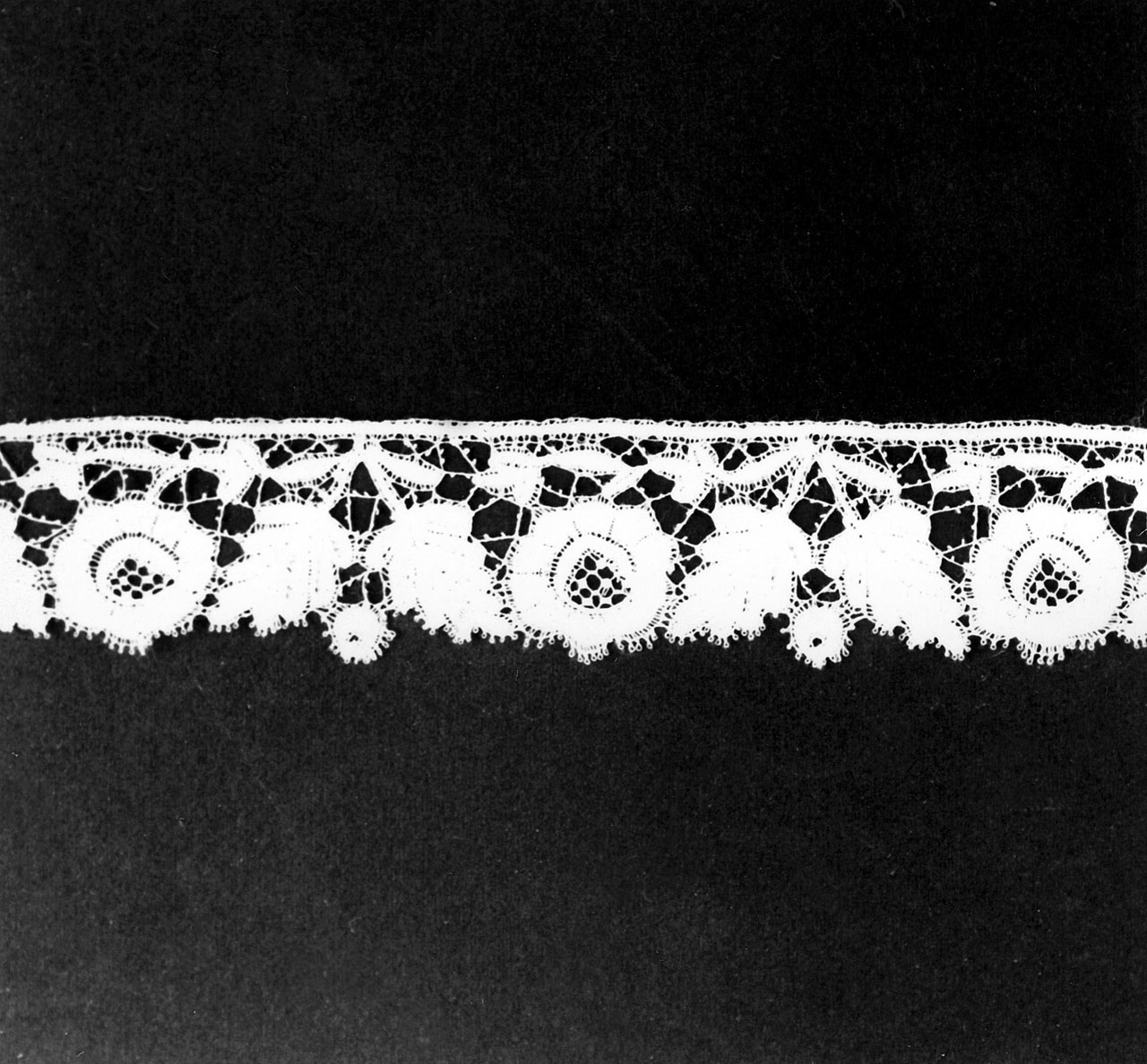 balza - manifattura di Honiton (seconda meta' sec. XIX)