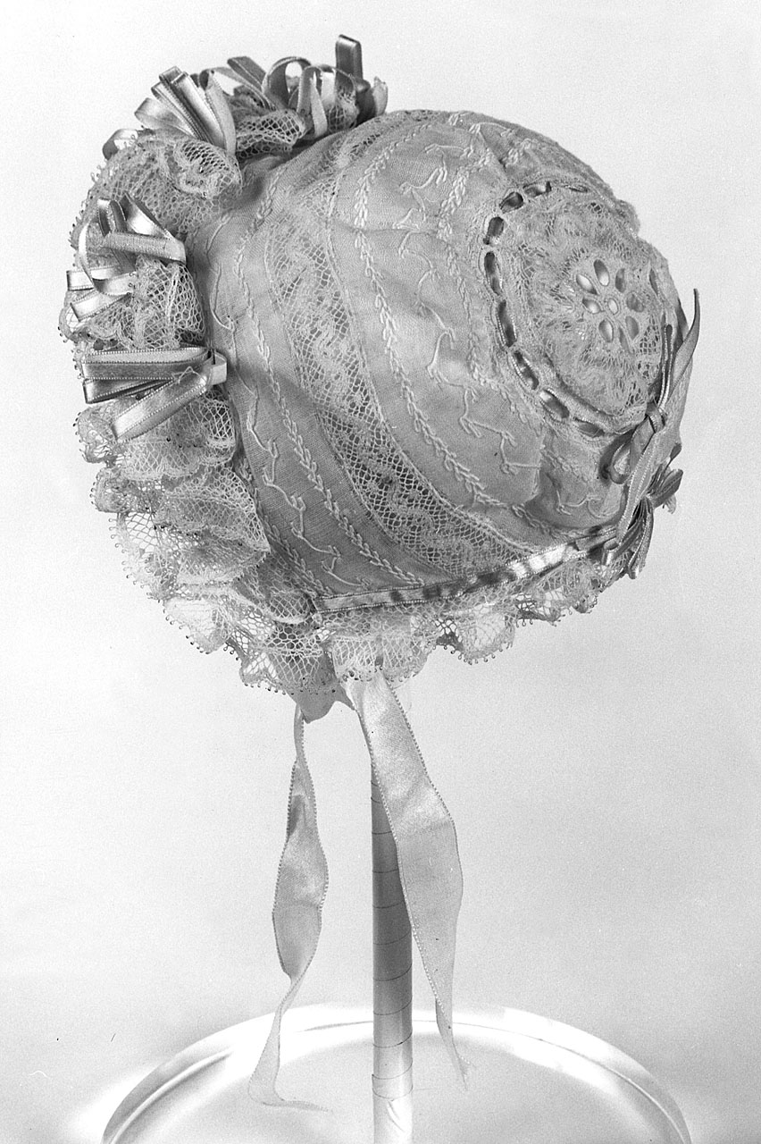 cuffia da neonato - manifattura italiana (sec. XIX)