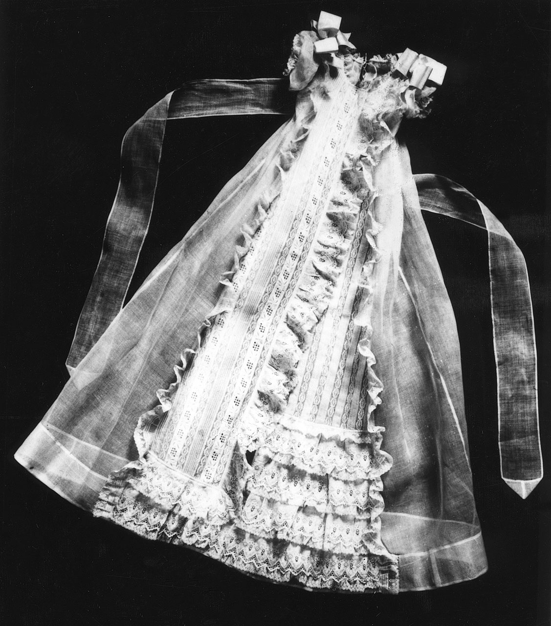 veste di battesimo - manifattura italiana (ultimo quarto sec. XIX)