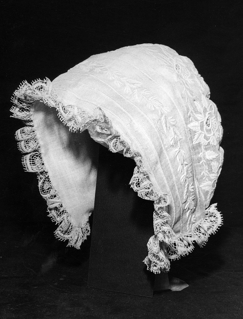 cuffia - manifattura inglese (secondo quarto sec. XIX)