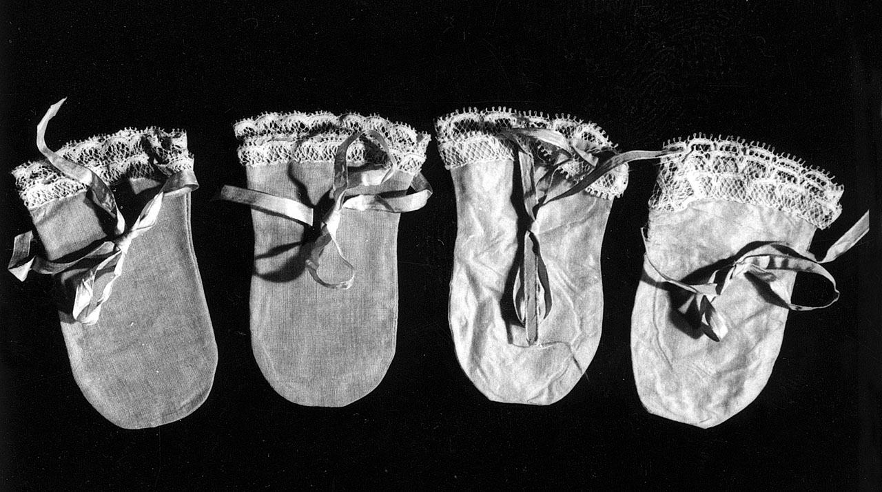 guanto, paio - manifattura italiana (sec. XIX)