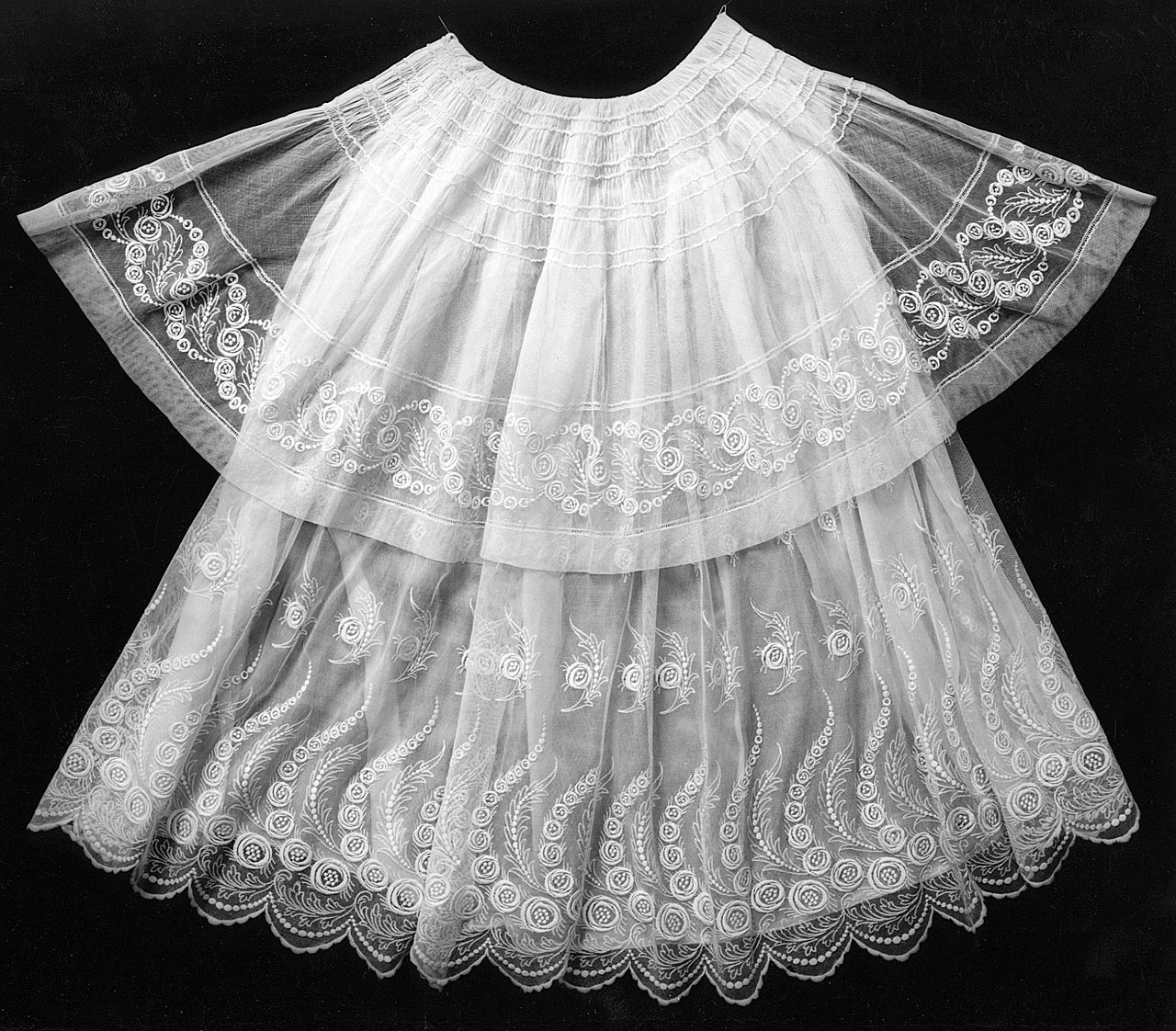 abito infantile - manifattura francese (ultimo quarto sec. XIX)