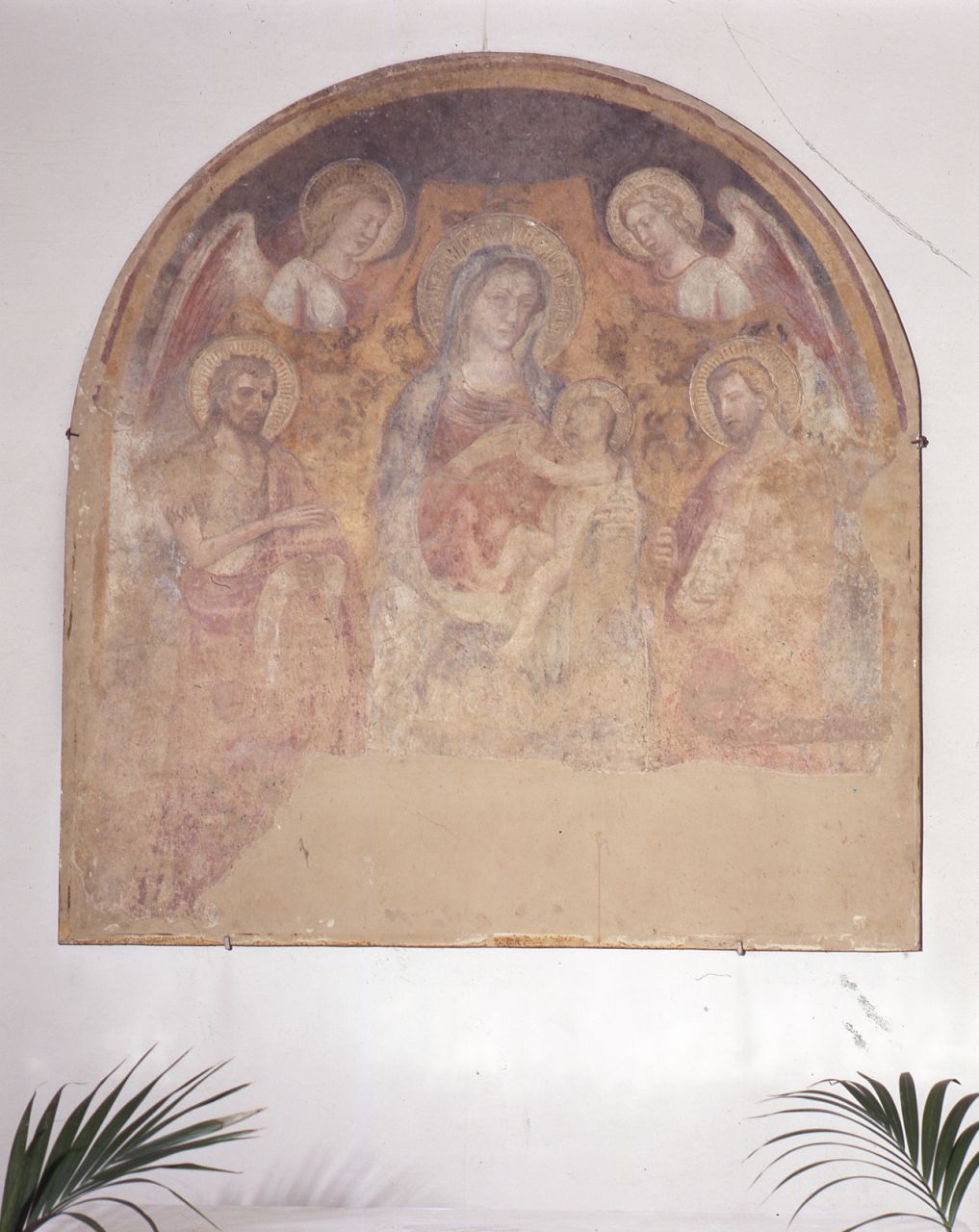 Madonna con Bambino, San Giovanni Battista, San Giacomo Maggiore (?) e angeli (dipinto) - ambito fiorentino (prima meta' sec. XV)