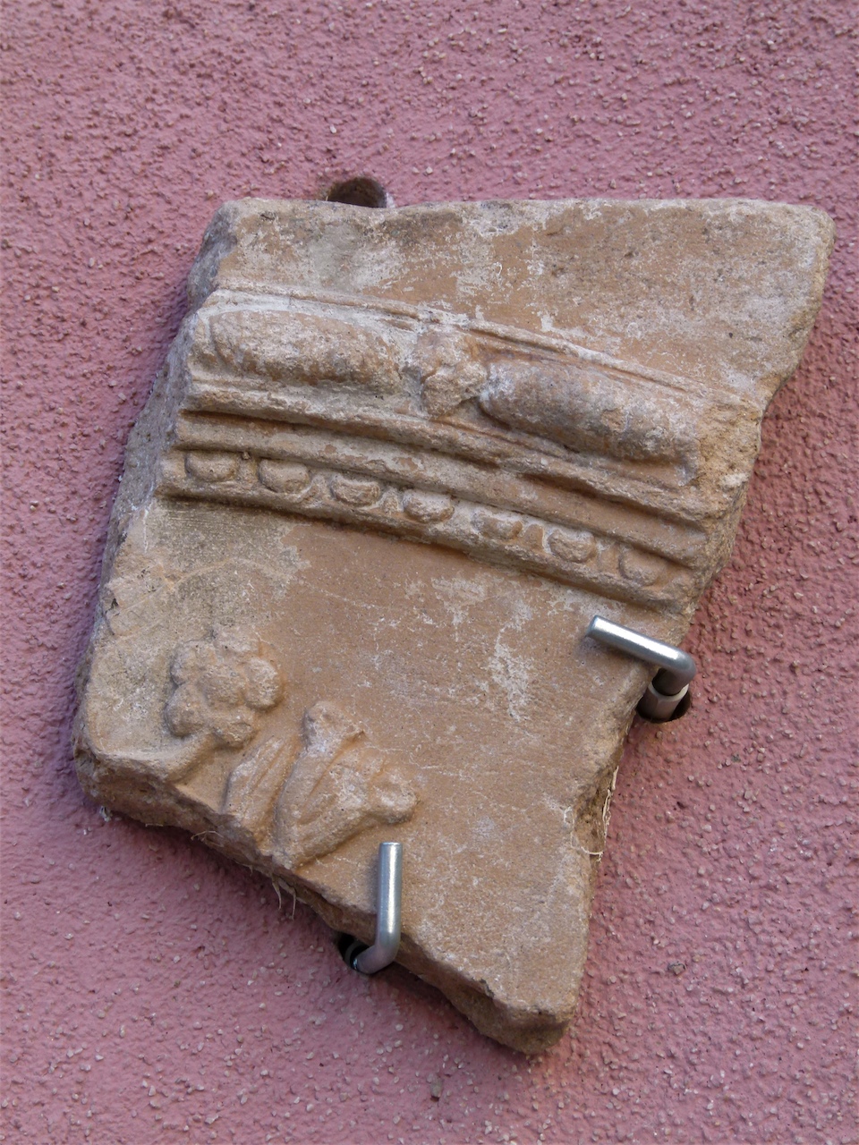 elementi decorativi (rilievo, frammento) - produzione veneta (secc. XV-XVI)