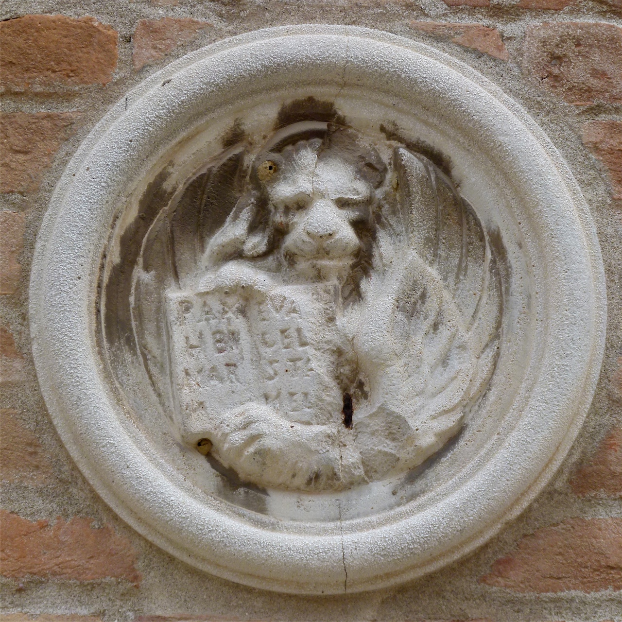 felino (rilievo, opera isolata) - produzione veneziana (sec. XX)