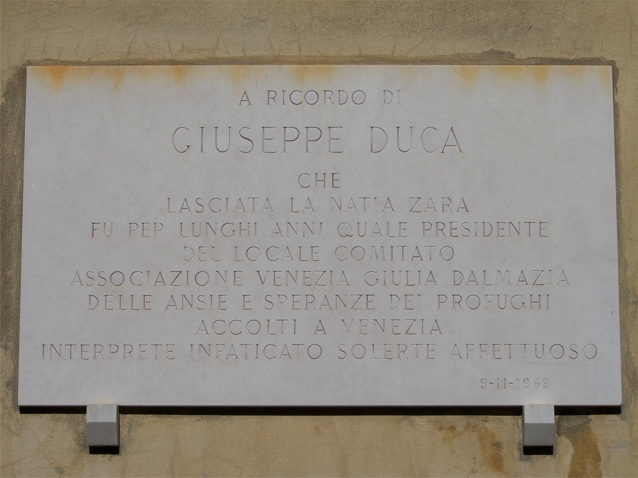 lapide commemorativa, opera isolata - ambito veneziano (terzo quarto sec. XX)