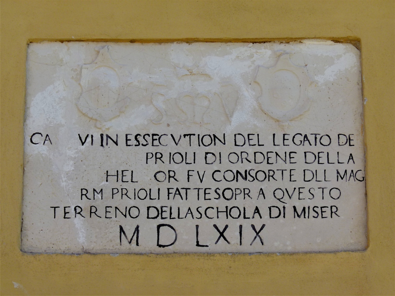 emblema della Scuola della Misericordia, stemmi (lapide, opera isolata) - produzione veneziana (terzo quarto sec. XVI)