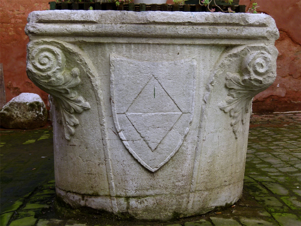 elementi decorativi (vera da pozzo, opera isolata) - produzione veneziana (sec. XV)