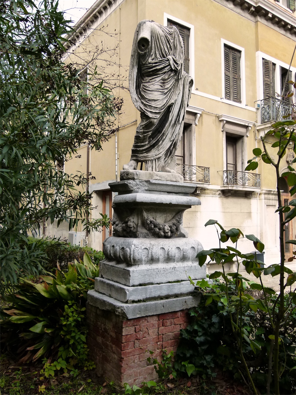 figura maschile (statua, opera isolata) - ambito romano (sec. II)