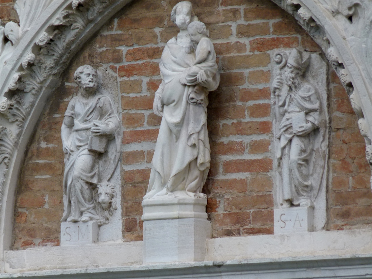 soggetto sacro femminile (statua, opera isolata) - produzione veneziana (primo quarto sec. XV)