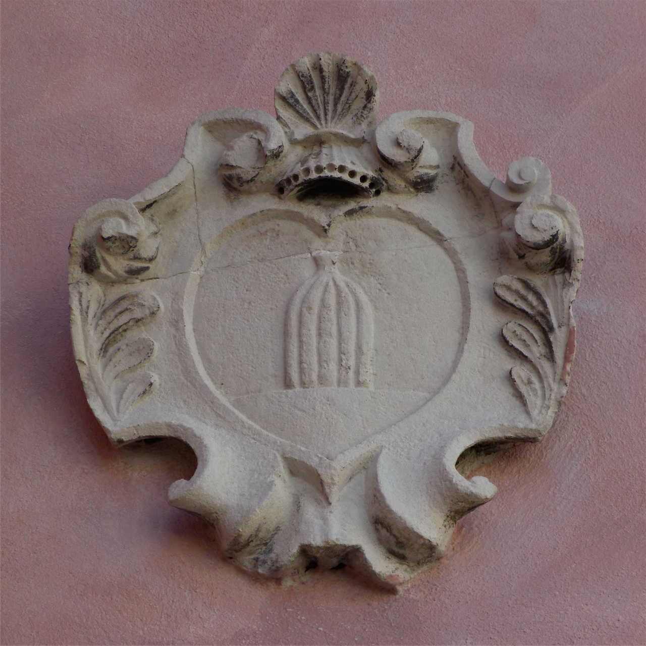 stemma gentilizio (rilievo, opera isolata) - ambito veneto (secc. XVII-XVIII, secc. XIX-XX (?))
