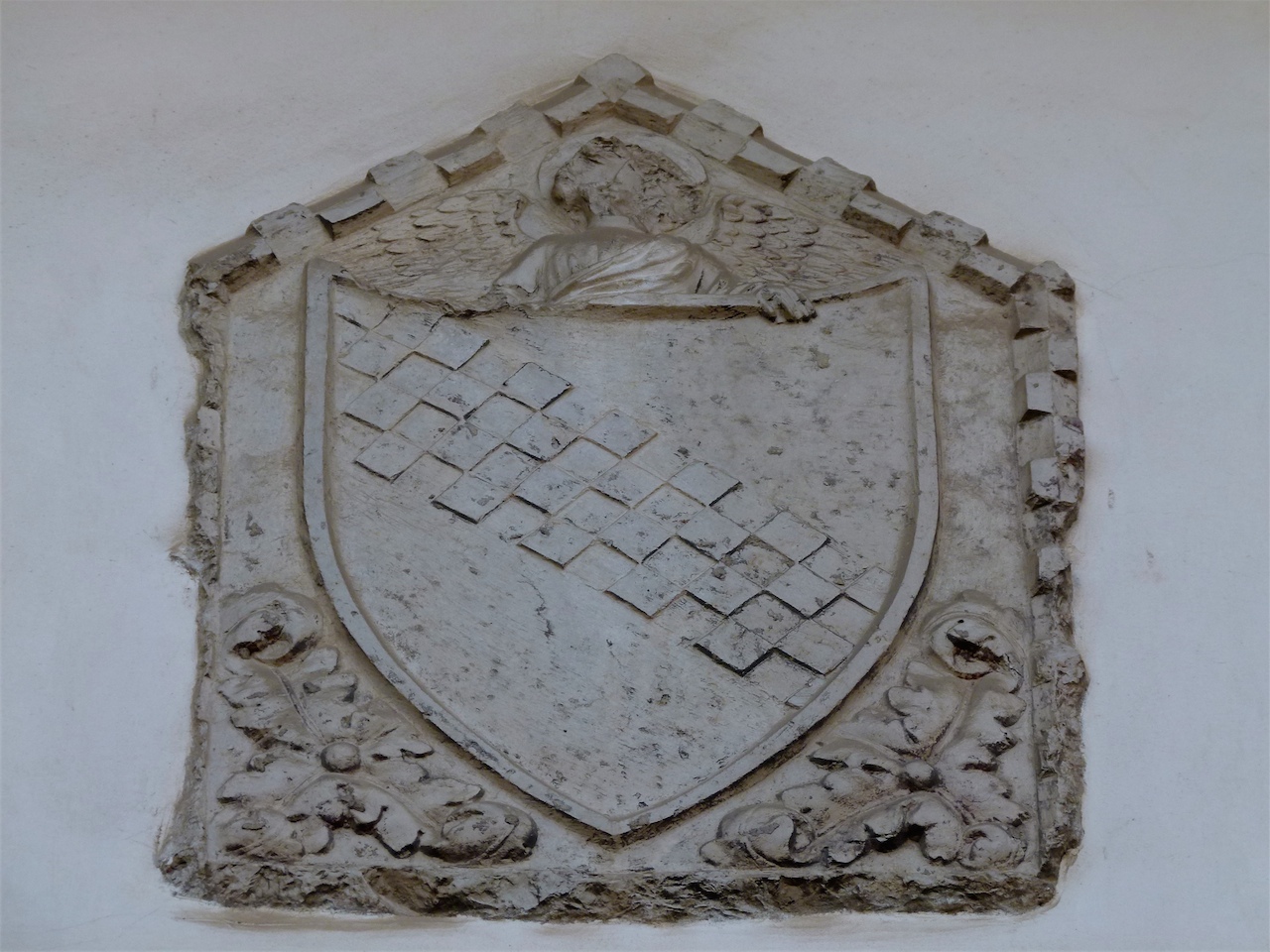 stemma gentilizio della famiglia Surian (rilievo, opera isolata) - ambito veneziano (secc. XIV-XV)