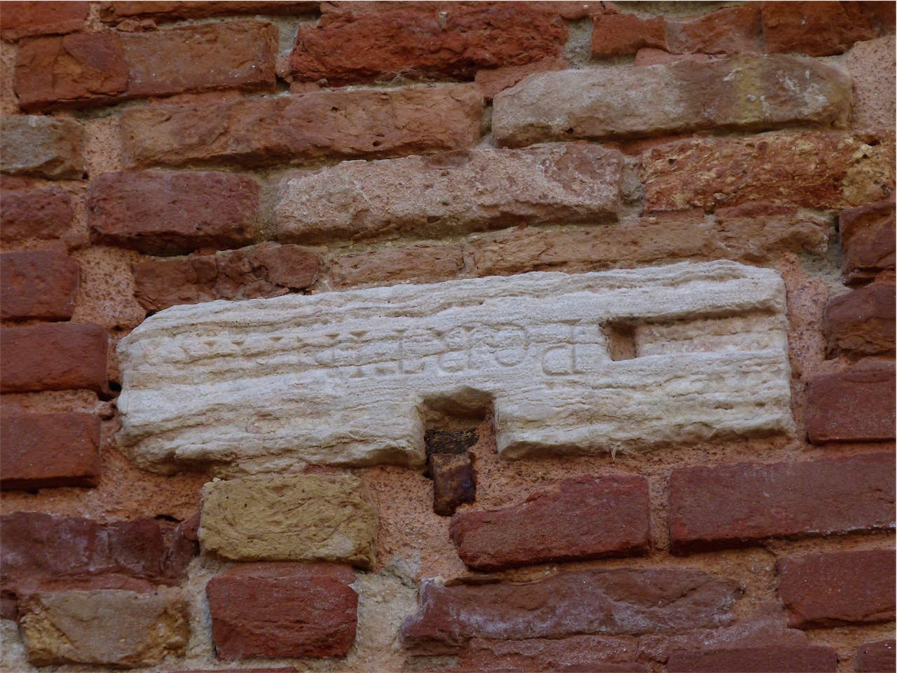 iscrizione (architrave, frammento) - ambito veneziano (sec. XV)