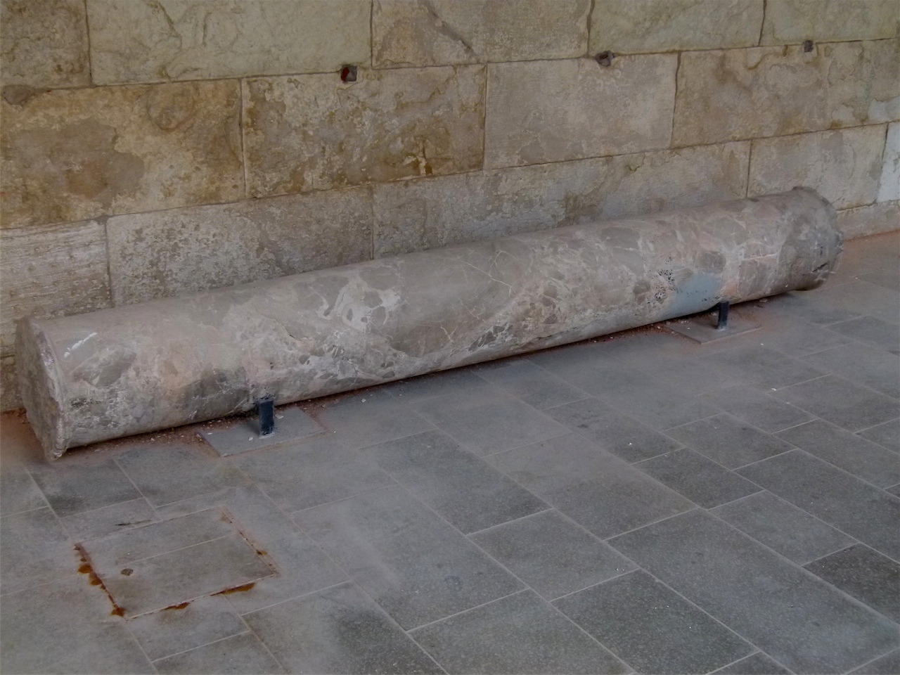 fusto di colonna, opera isolata - produzione veneziana (secc. XIII / XVII)