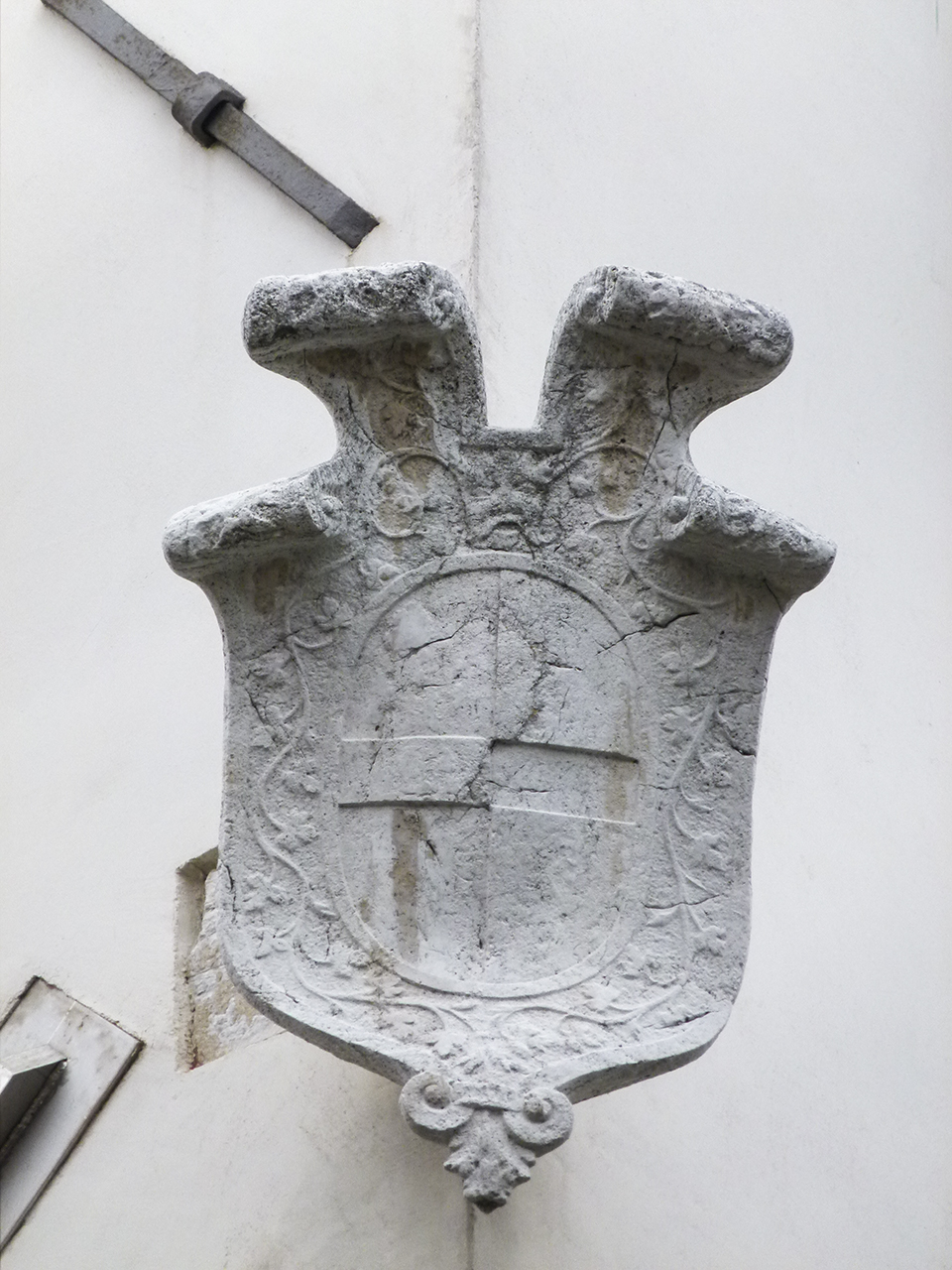 stemma gentilizio (scultura, opera isolata) - ambito veneziano (secc. XVI-XVII)