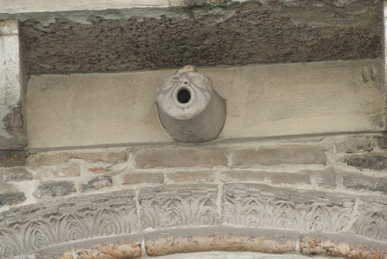 mascherone (gocciolatoio, opera isolata) - ambito veneziano (secc. XVII-XVIII)