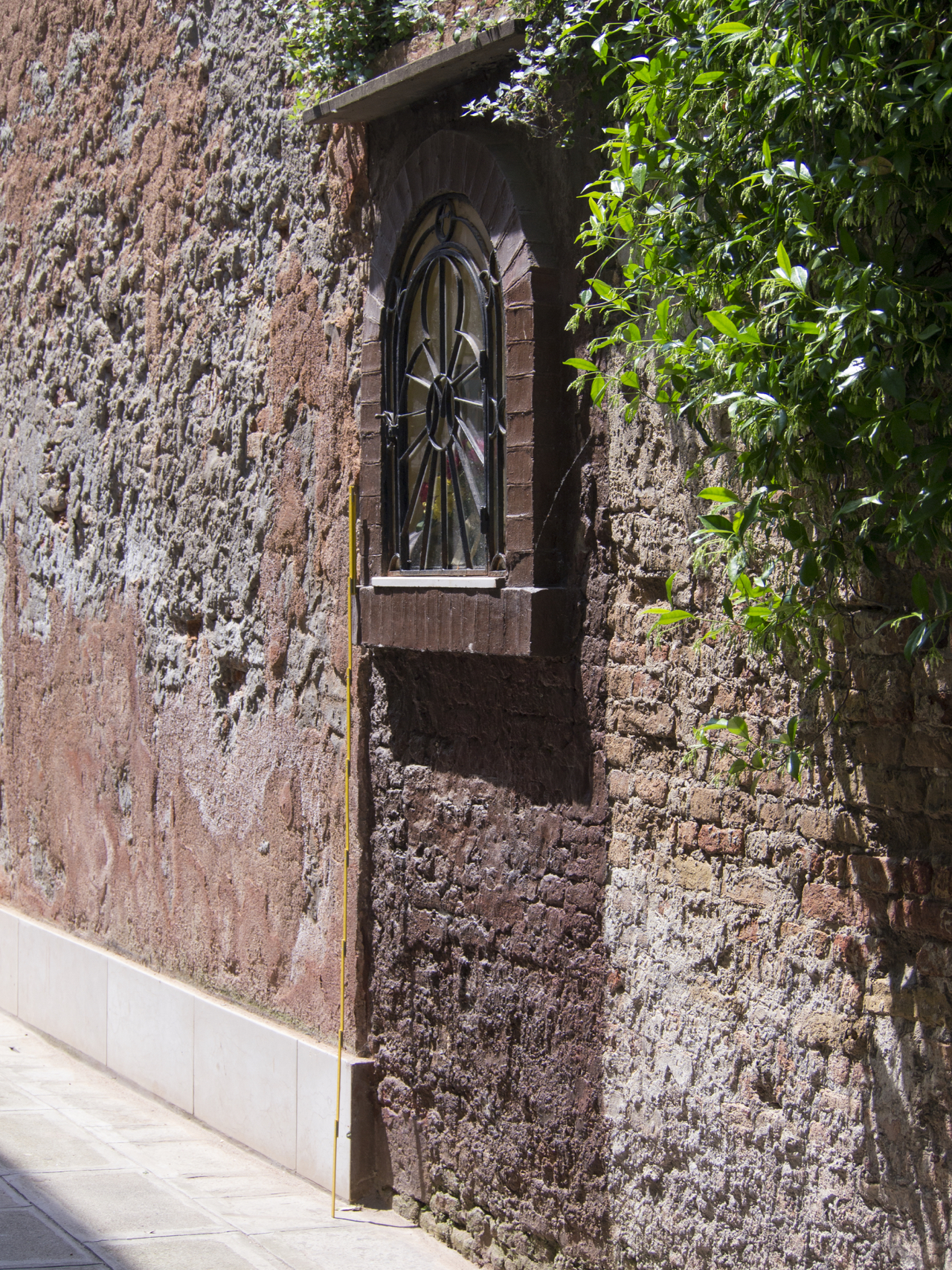 Madonna, Madonna con Bambino, Santa e Santi Medici Cosma e Damiano (tabernacolo, opera isolata) - ambito veneziano (sec. XX)