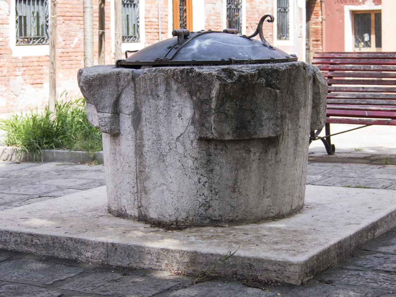 vera da pozzo, opera isolata - ambito veneziano (sec. XVI)