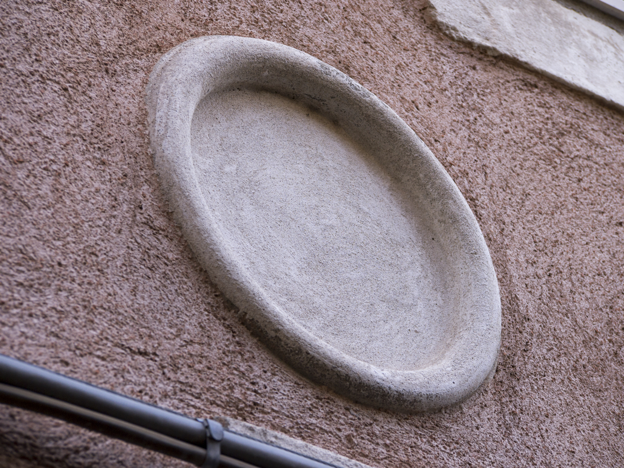 cornice a toro (rilievo, opera isolata) - ambito veneziano (secc. XV-XVI)