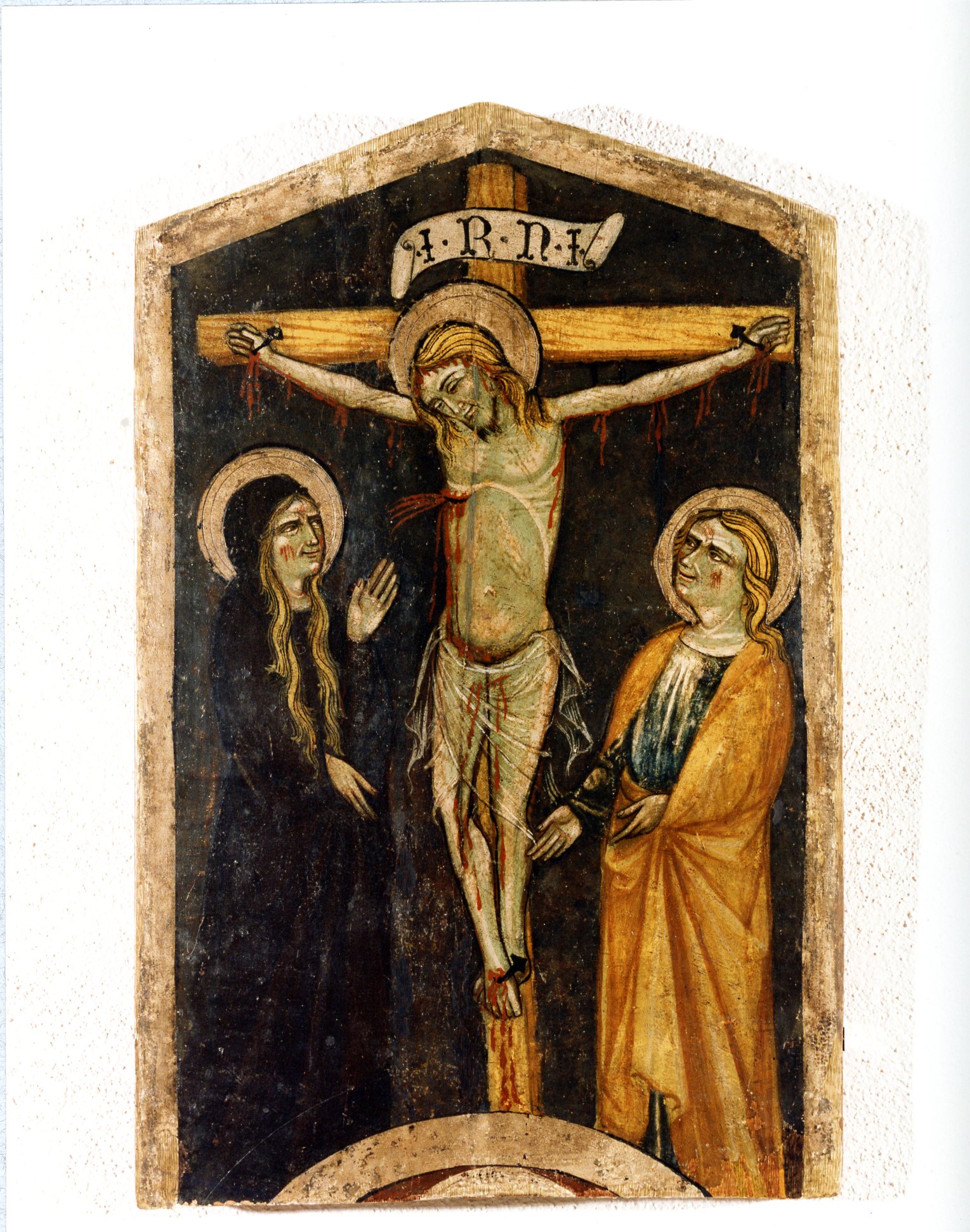 Crocifissione con Maria Maddalena e San Giovanni Evangelista, Cristo crocifisso (dipinto) di Ignoto (bottega) - ambito abruzzese (fine/ inizio Sec. XIV-XV)