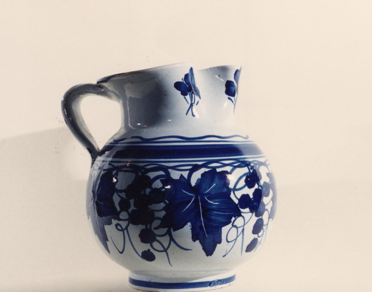 brocca, serie - manifattura faentina (sec. XX)