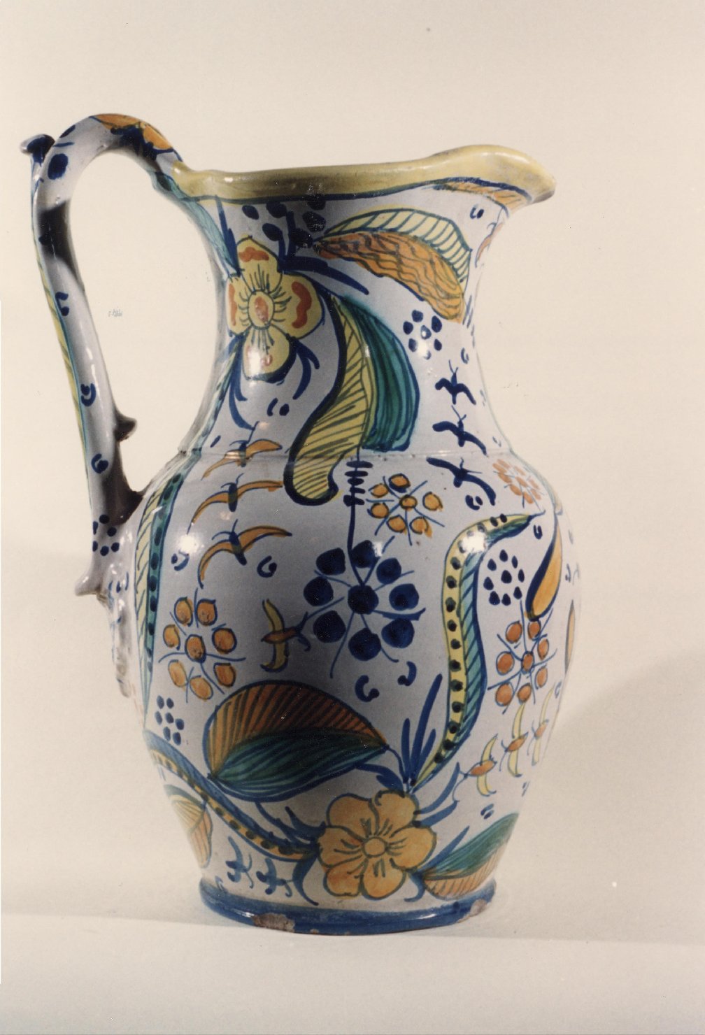 brocca da toeletta - manifattura di Deruta (sec. XX)