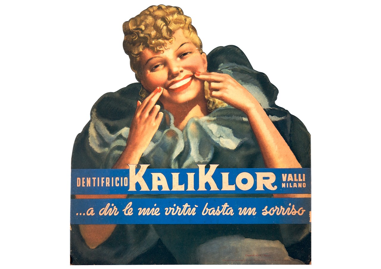 giovane donna che mostra il sorriso (locandina) di Boccasile Gino (attribuito), ACTA (sec. XX)