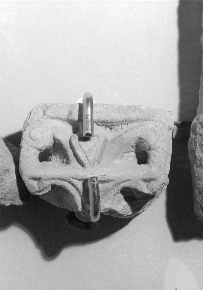 soggetto assente (frammento scultoreo) - ambito Italia centrale (fine/ inizio sec. XII/ XIII)