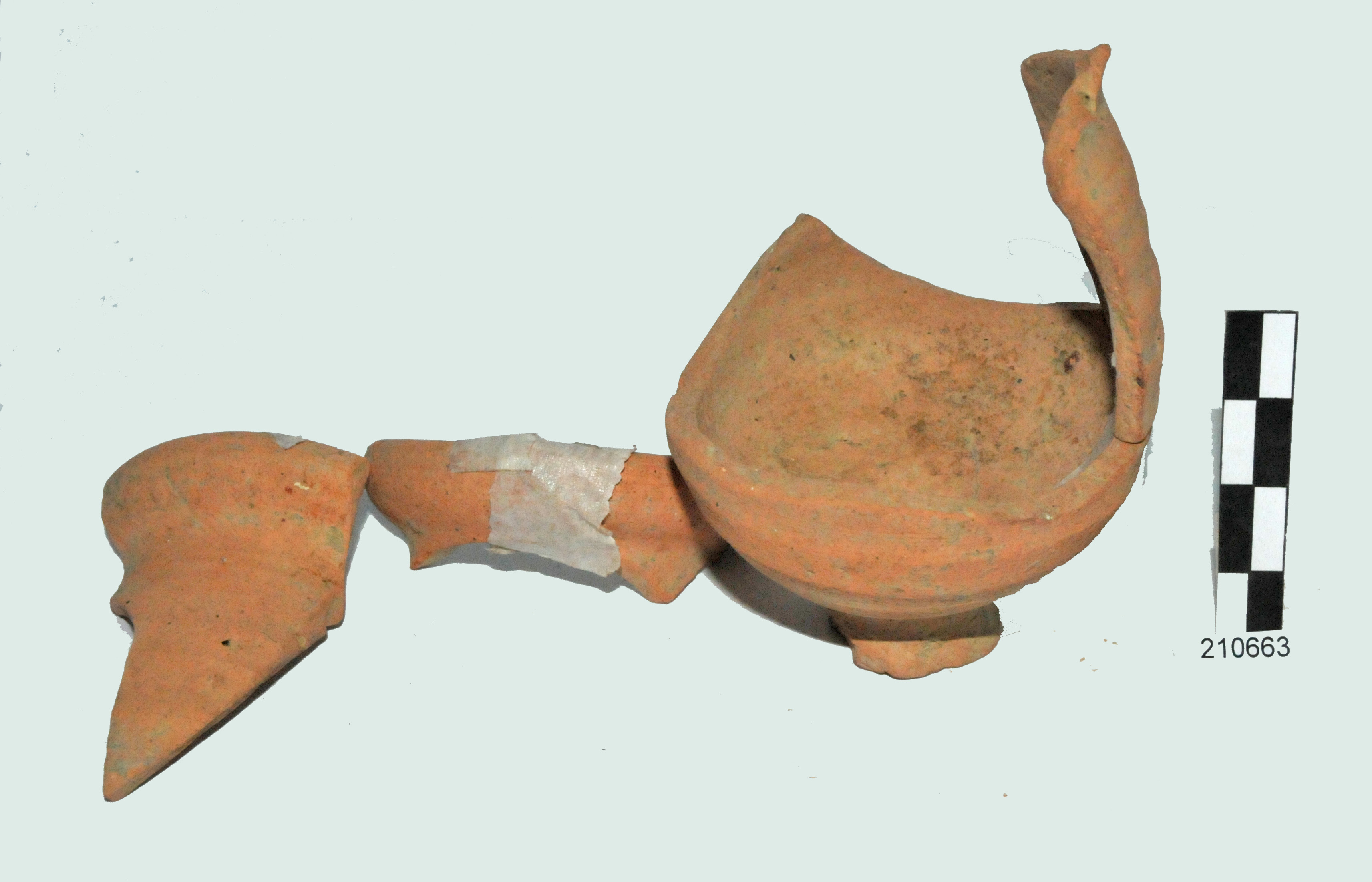 vaso, vasetto ovoide/ vasetto piriforme/ frittillus/ tipo Ostia 1a, argilla chiara, ben depurata, Munsell 7.5YR 8/4 pink (I d.C - II d.C)