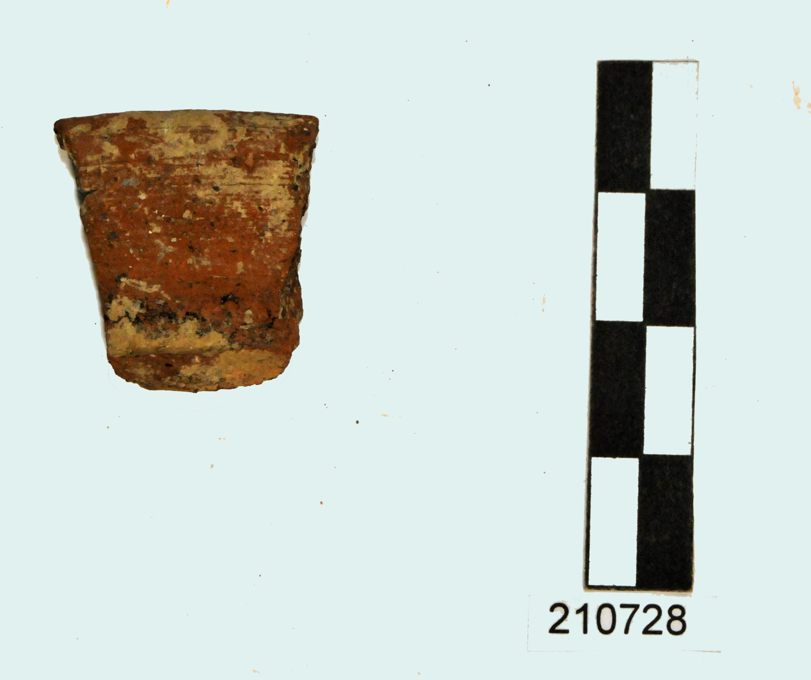 olla, orlo, argilla marrone, grezzo, ricca di inclusi (I d.C - II d.C)