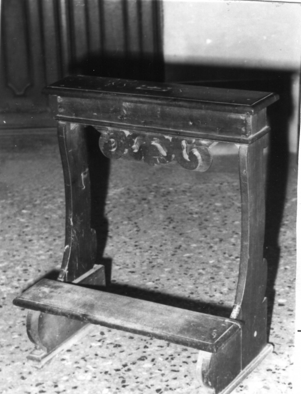 inginocchiatoio - bottega emiliana (seconda meta' sec. XVIII)