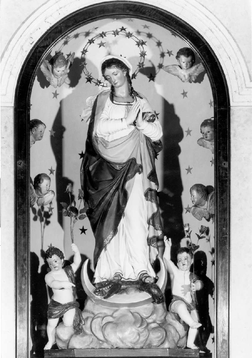 Madonna Immacolata e cherubini (statua) di Ballanti Graziani Giovanni Battista (attribuito), Collina Giovanni detto Ballanti Graziani (attribuito) (sec. XIX)