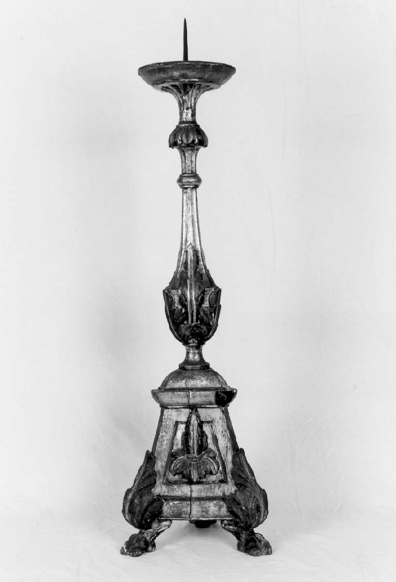 candeliere d'altare, serie - manifattura emiliana (primo quarto sec. XX)