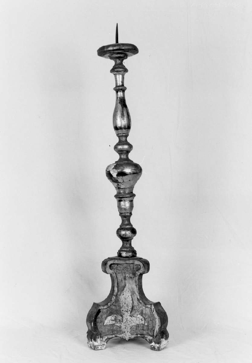 candeliere d'altare, serie - manifattura emiliana (prima meta' sec. XVIII)