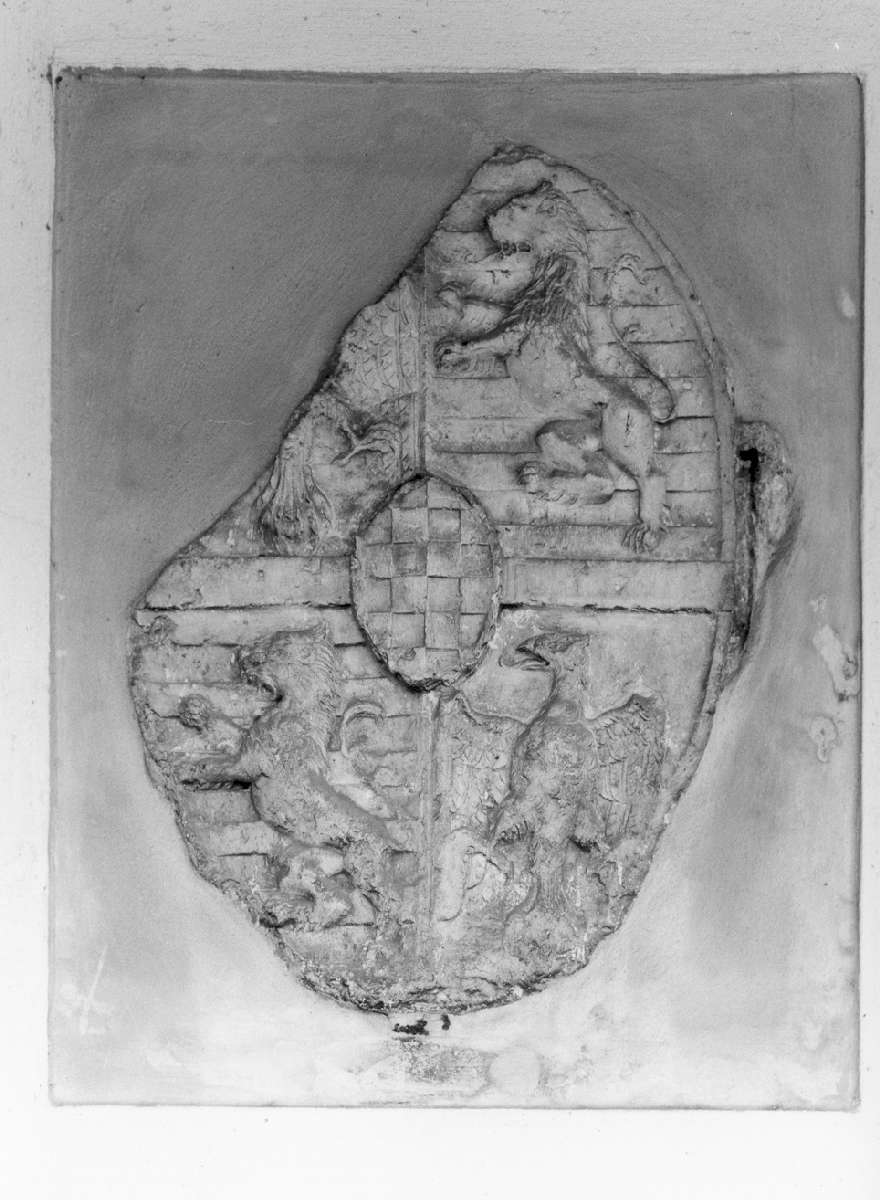 stemma gentilizio della famiglia Pico (rilievo) - ambito veneto (prima meta' sec. XV)