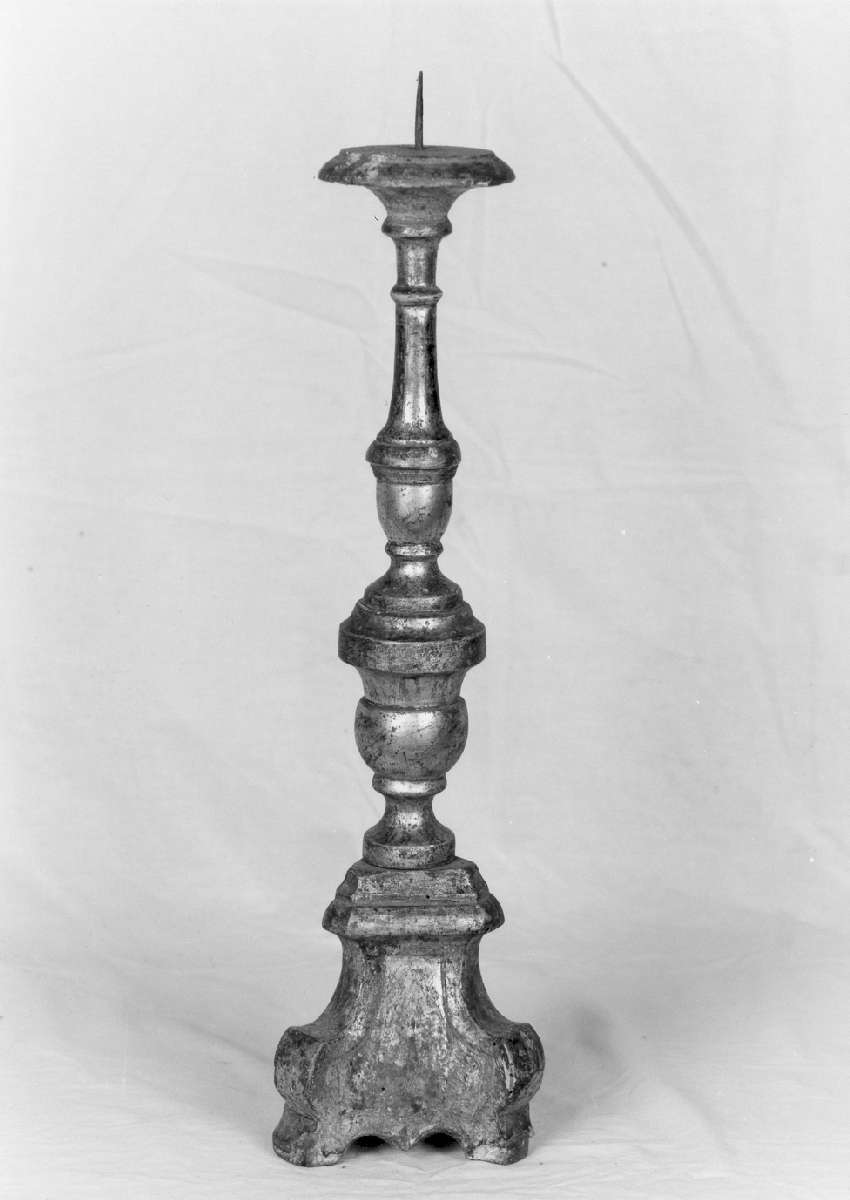 candeliere d'altare, serie - manifattura emiliana (ultimo quarto sec. XVIII)