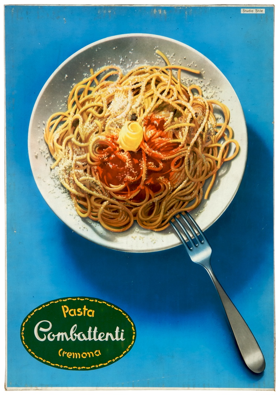 piatto di spaghetti e forchetta poggiata sul bordo visti dall'alto (locandina) di Studio Stile (sec. XX)