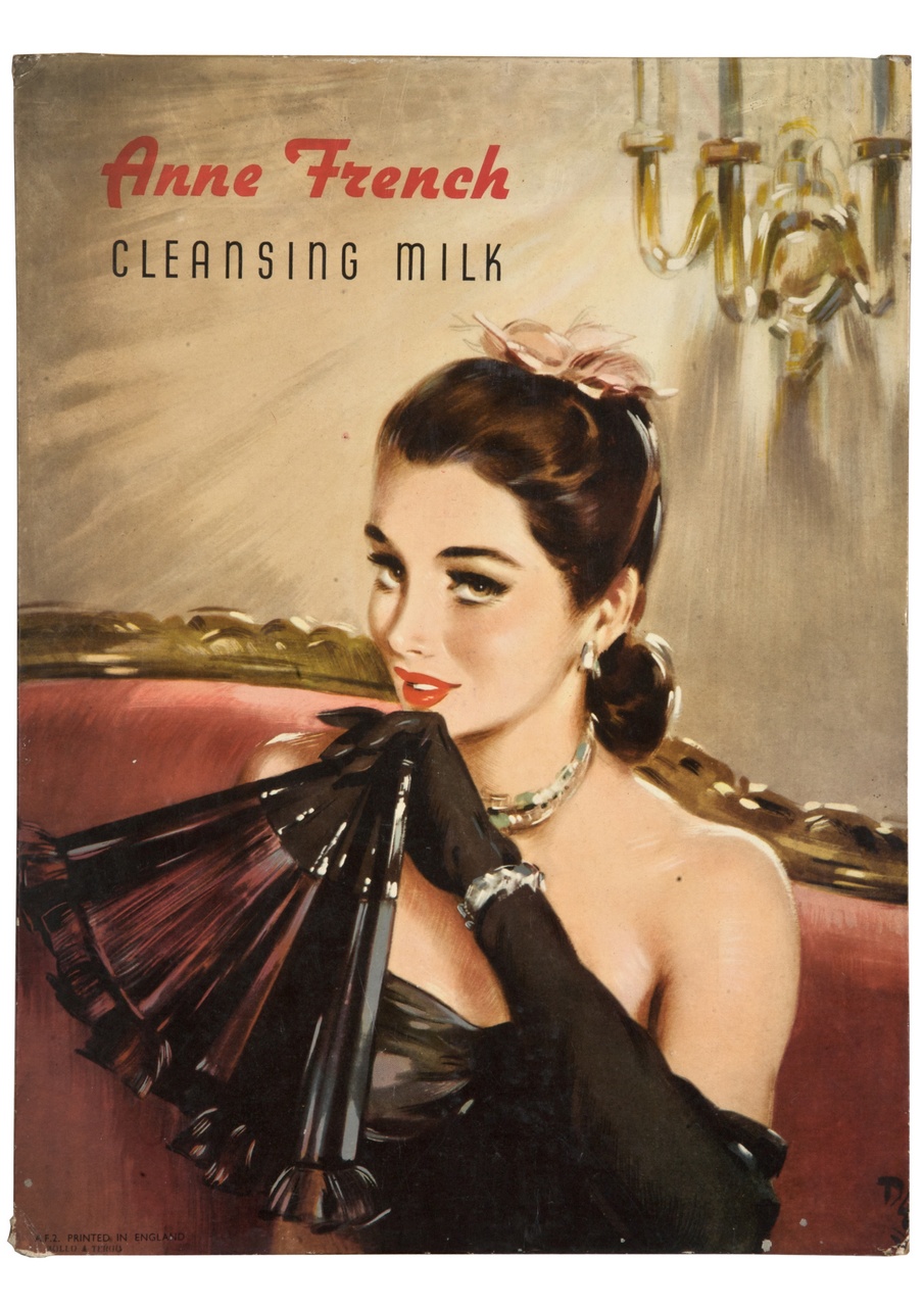 donna in abito da sera seduta su un divano (tabella) - ambito inglese (sec. XX)