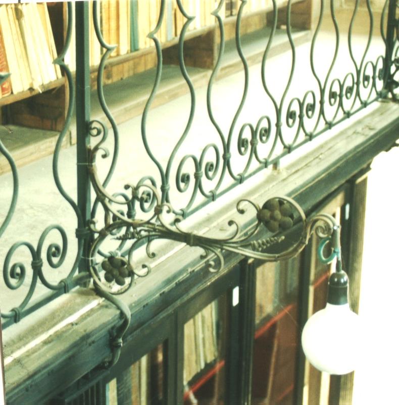 BRACCIO CON LAMPADA - ambito italiano (SEC. XX)