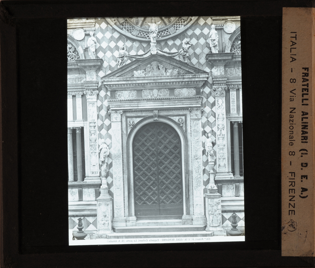 Giovanni Antonio Amadeo - Cappella Colleoni - portale d'ingresso (diapositiva) di Amadeo, Giovanni Antonio, Alinari, Fratelli (stabilimento) (prima metà XX)