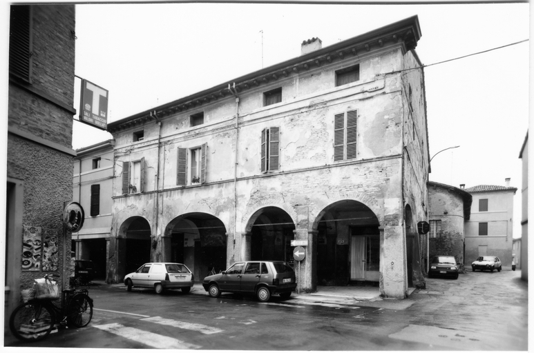 Casa Sintoni (casa, residenziale) - Bagnacavallo (RA)  (XV; XVIII)