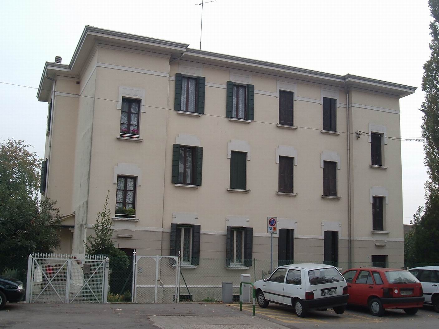 Fabbricato a blocco A.T.E.R (palazzo) - Padova (PD) 