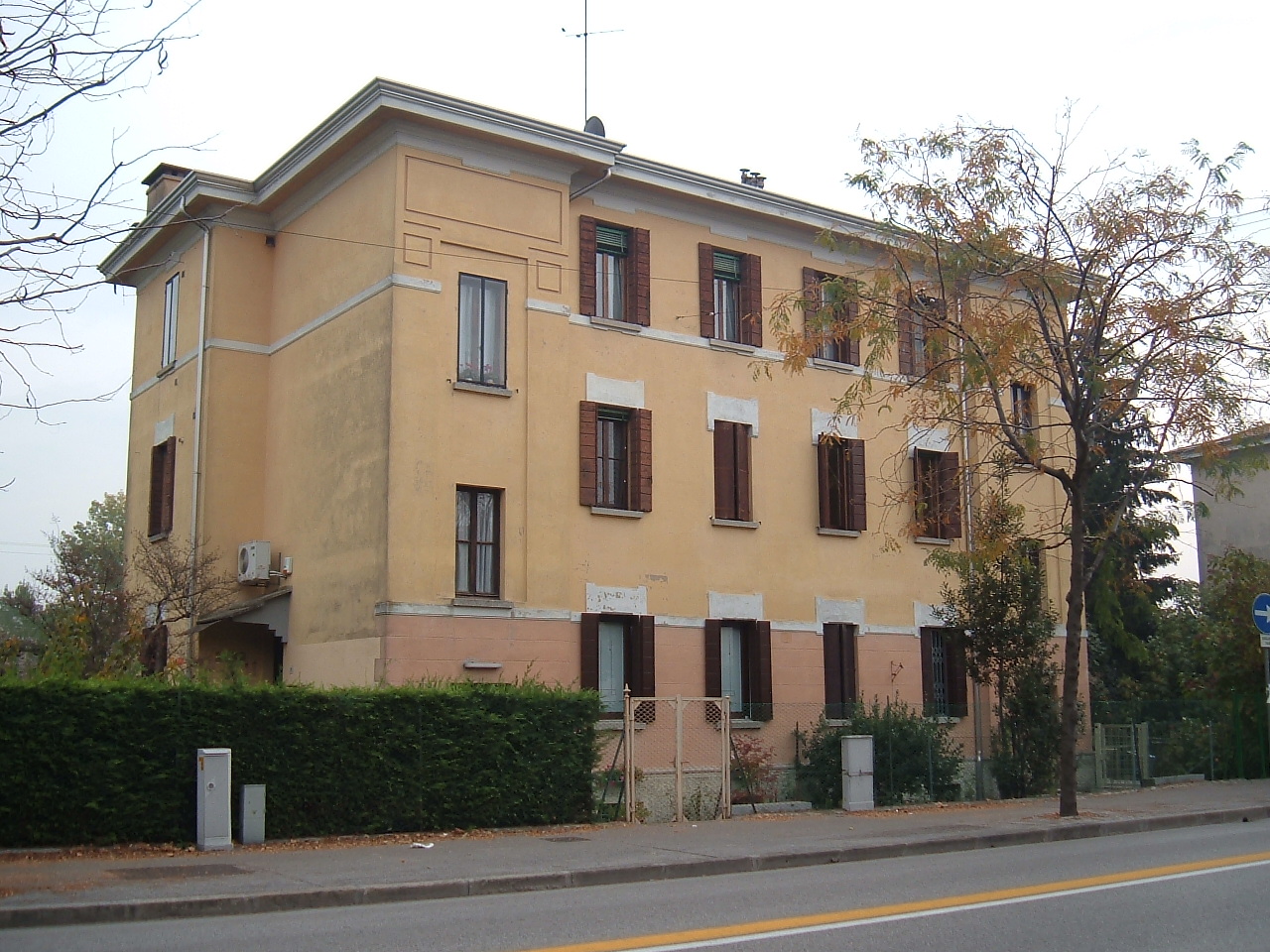 Fabbricato a blocco A.T.E.R (palazzo) - Padova (PD) 