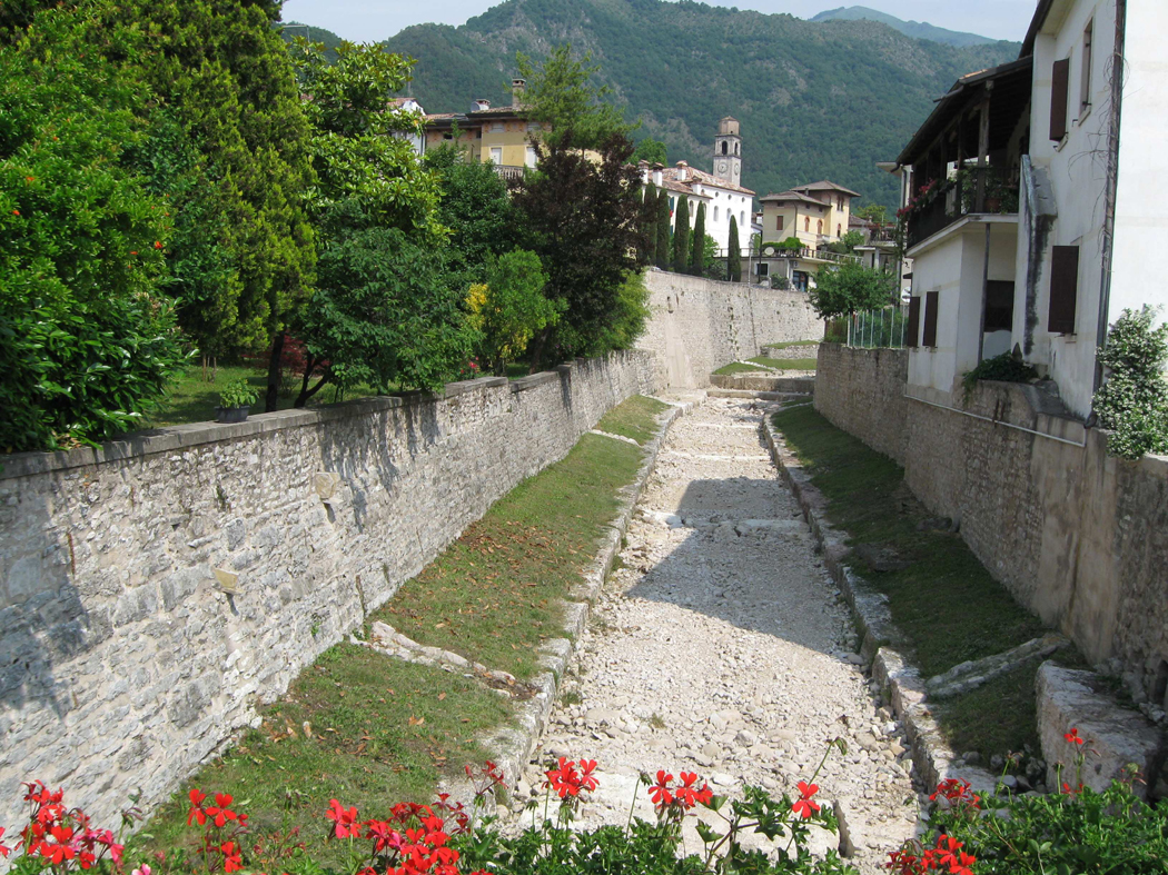 Muraglioni di contenimento lungo il torrente Rujo (mura) - Cison di Valmarino (TV)  (XV)