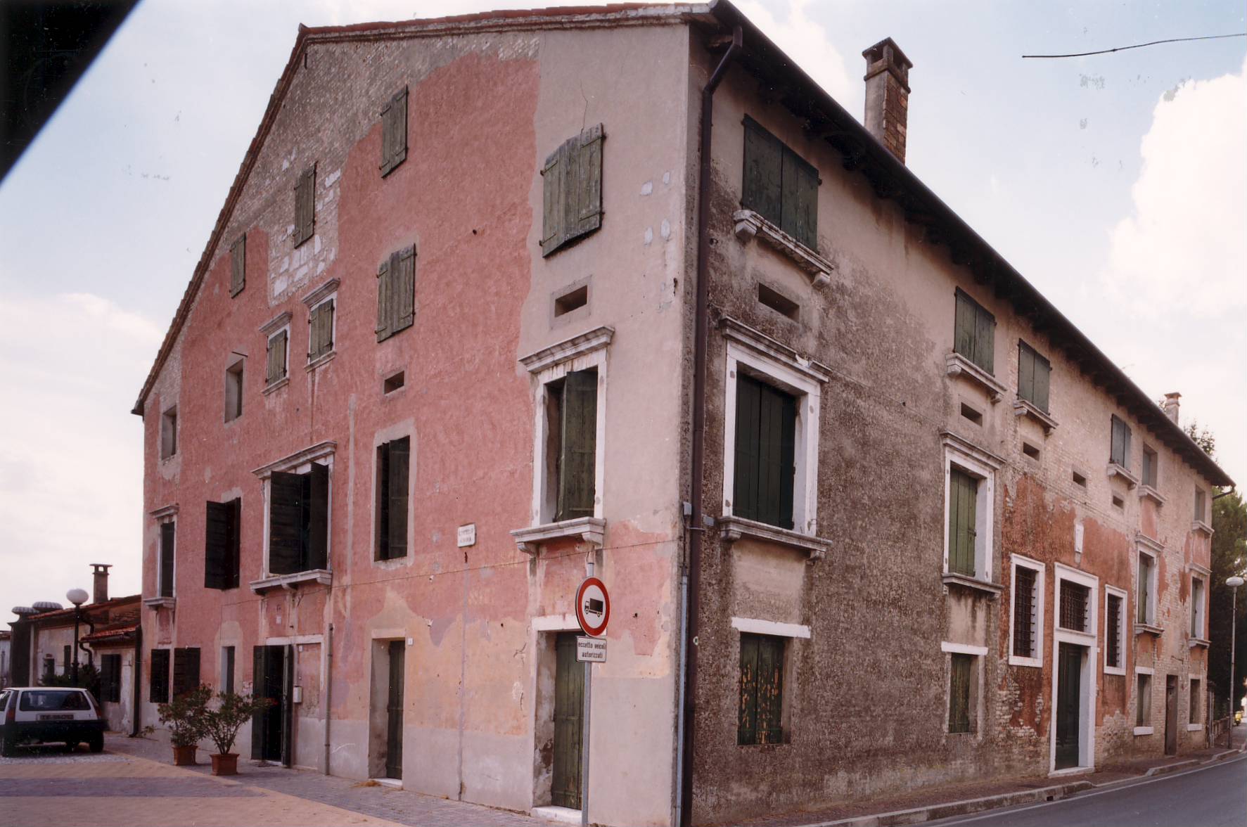Palazzo Michiel-Saccomani (palazzo) - Meduna di Livenza (TV)  (XVI-XVII)