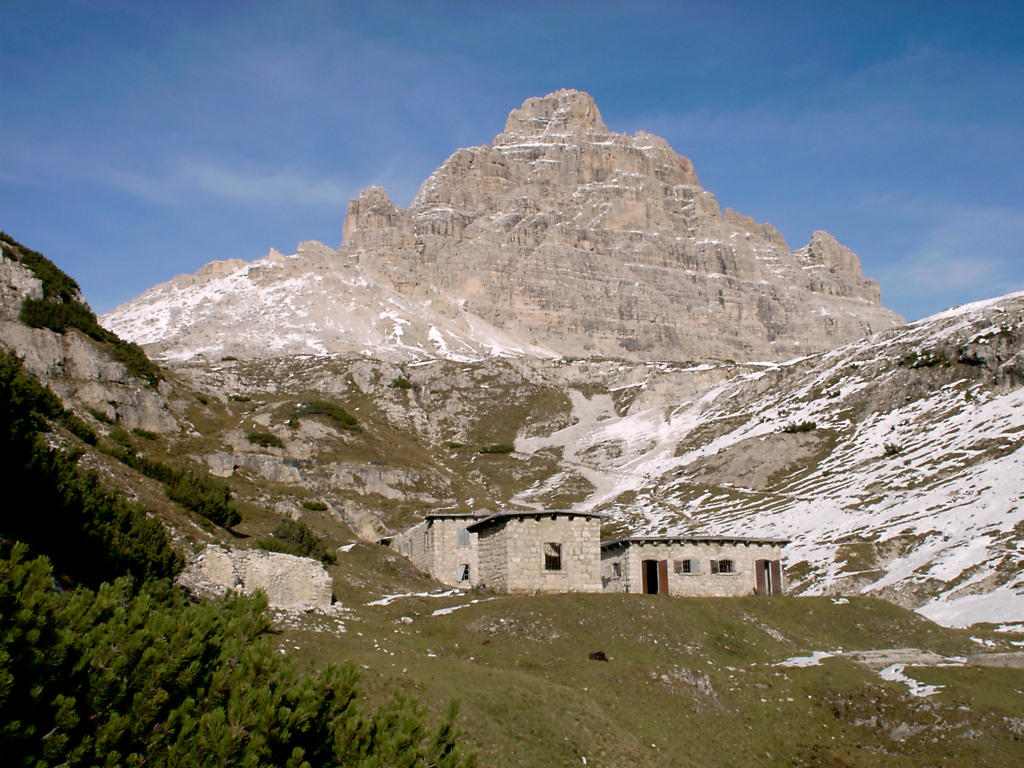 Ex Caserma "Guido Corsi" (caserma) - Auronzo di Cadore (BL)  (XX)