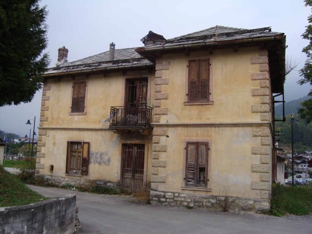 Ex Casello Ferroviario (casello) - Pieve di Cadore (BL)  (XX)