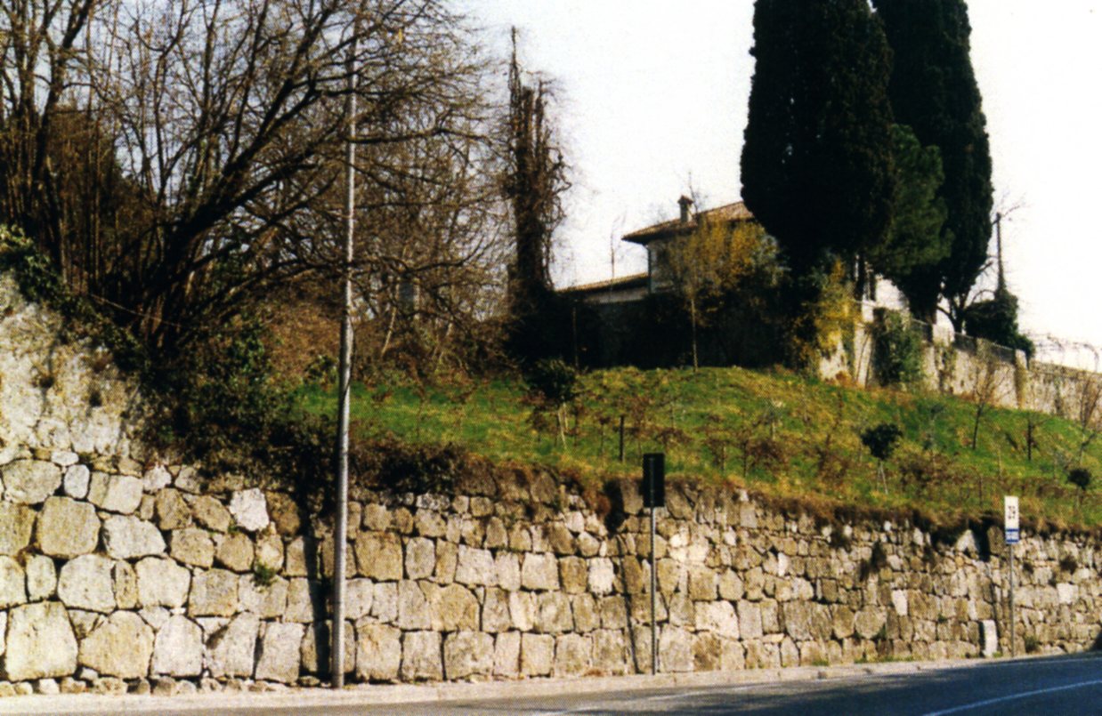 Muro in pietrame (muro) - Tarzo (TV)  (XVII)