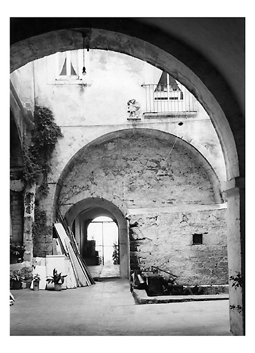 palazzo - Monte S.Angelo (FG) 