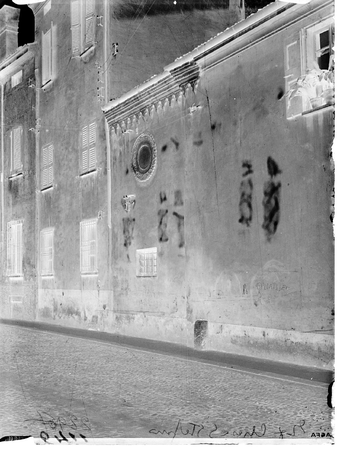 Vedute urbane - Centri storici - Elementi architettonici (negativo) di anonimo (secondo quarto XX)